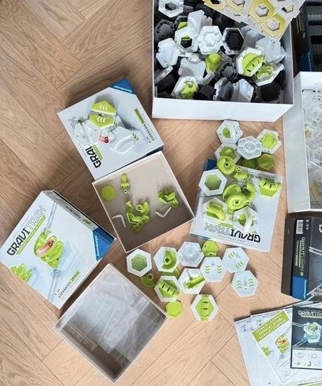 Stavebnica gravitrax,