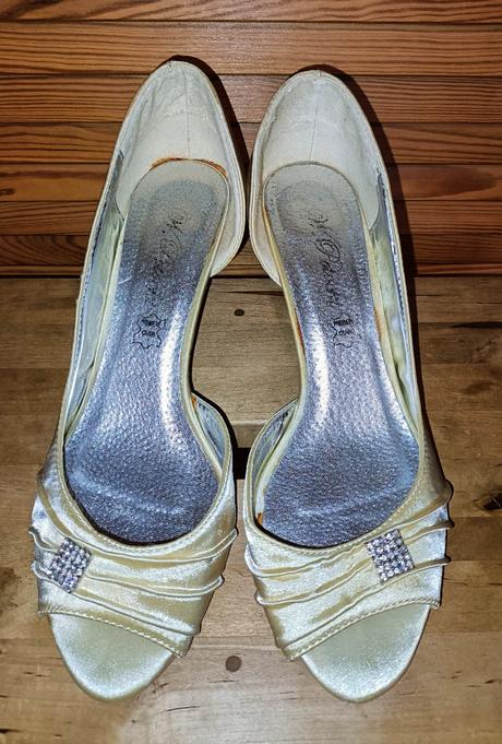 Saténové lodičky s otvorenou špičkou farby šampáň, 38