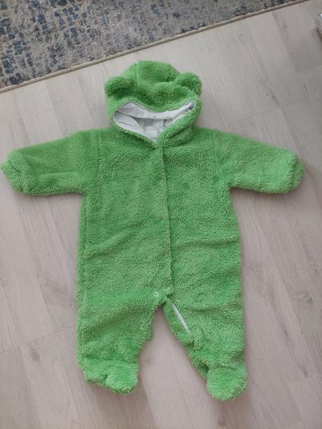 Teplý overal s rukavicami č.62, 62