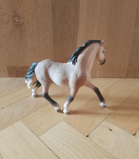 Schleich andalúzska kobyla, 