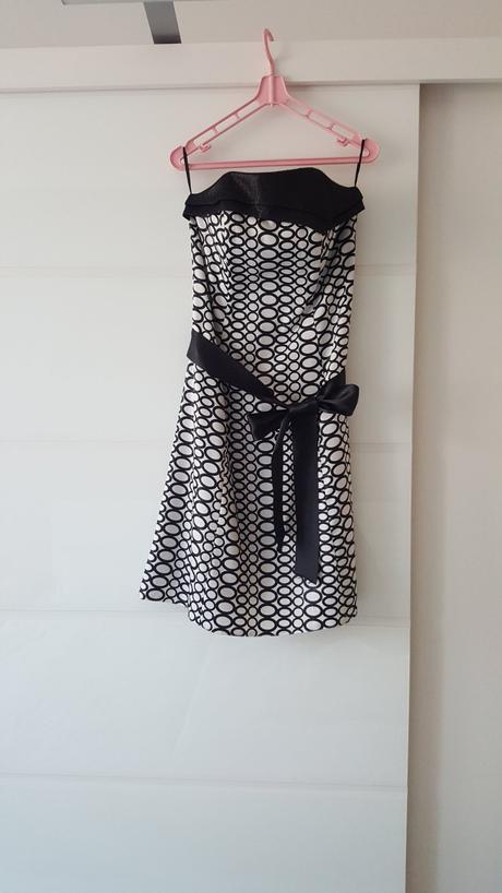 Kratke spolocenske saty, 36