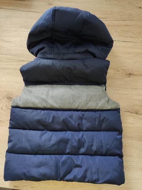 Vesta s kapucňou, f&f,104