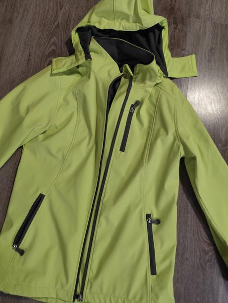 Softvelová bunda, 38