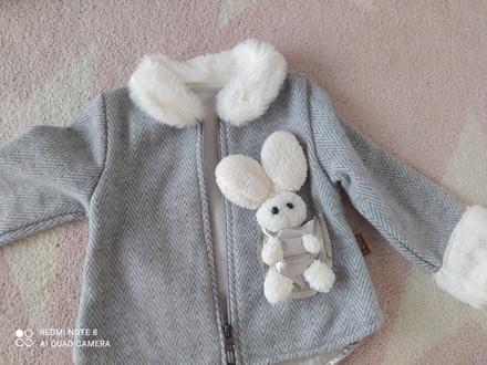 Krásny prechodný kabátik s plynovým zajacikom, 92
