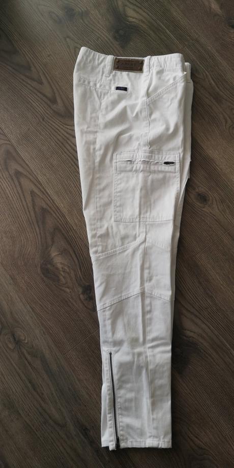 Krasne biele riflove nohavice, s