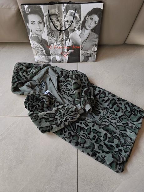 Guess kabátik, guess,xs