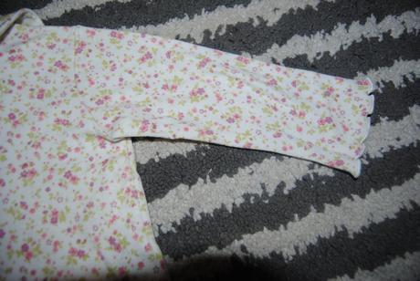 Kvetinkové tričko s límčekom, 74