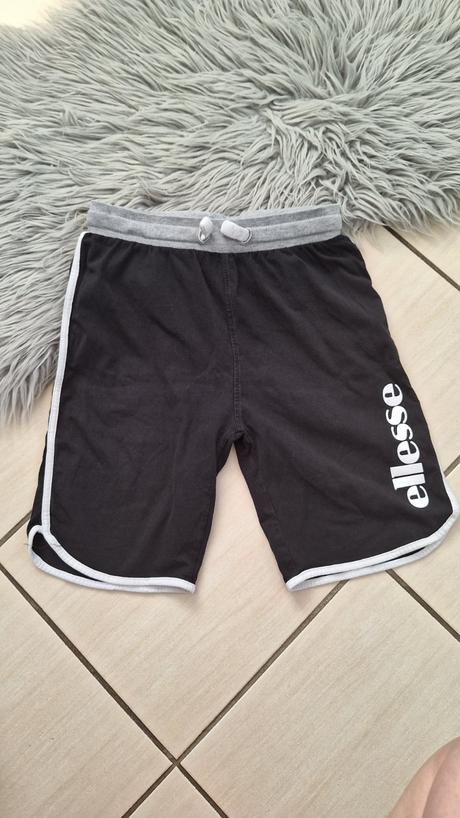 Kratasy ellesse, 146