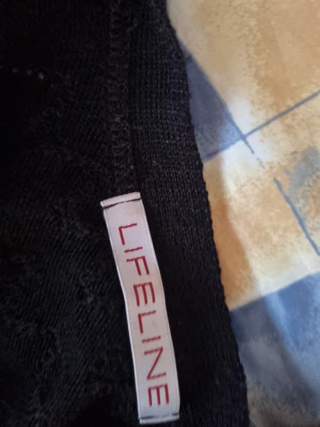 Čierny dierkovaný svetrík liffeline s, s