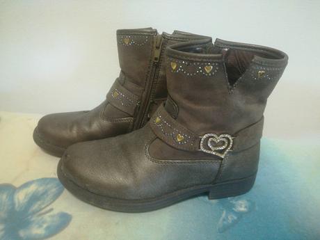 Kotnikove čižmicky, 30