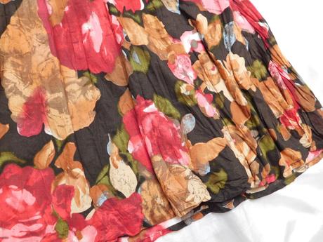 Kvalitna letna velmi pekna sukna, 38