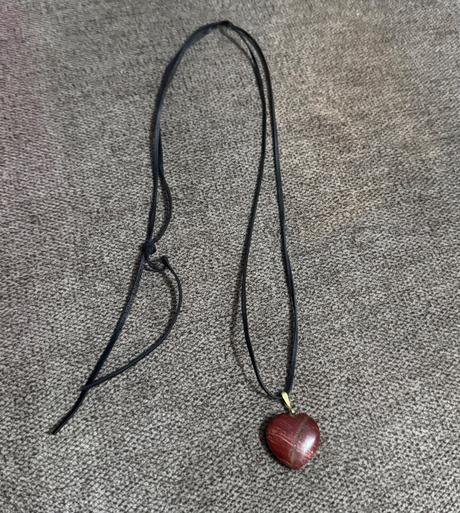 Náhrdelník v tvare srdca z jaspisu,