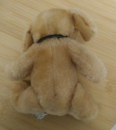 Plyšový hnedý psík, sediaci, 14 cm, 