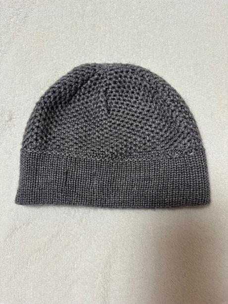 Sivá pletená čiapka s kvietkom, s.oliver