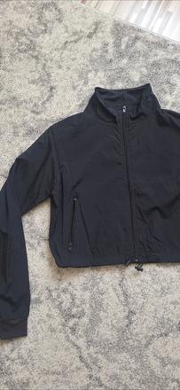 Tenká bunda, gate,38