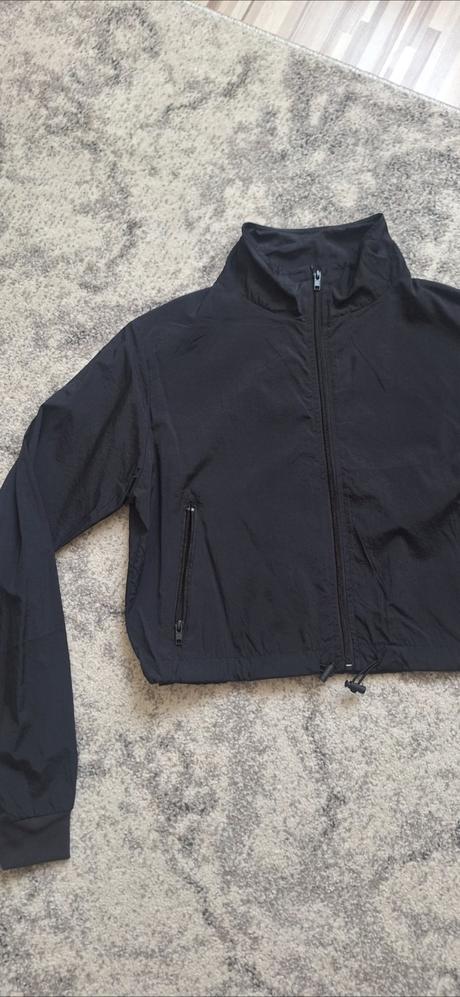 Tenká bunda, gate,38