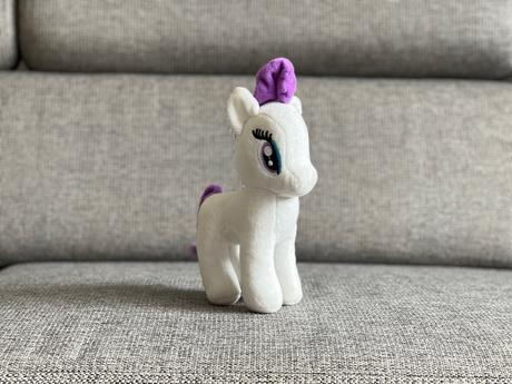 Plysovy konik nehrany, 