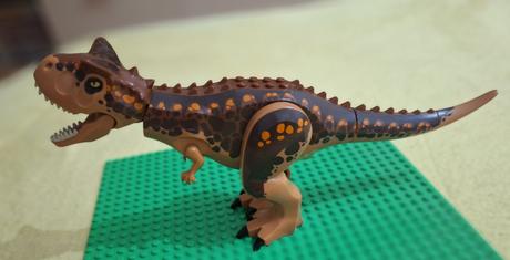 Lego jurassic world veľký carnotaurus karnotaurus,