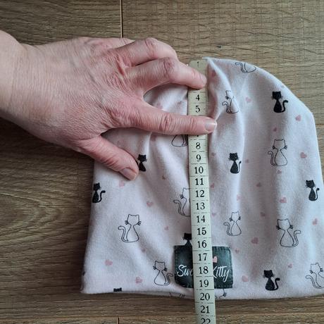 Dievčenská čiapka, <50