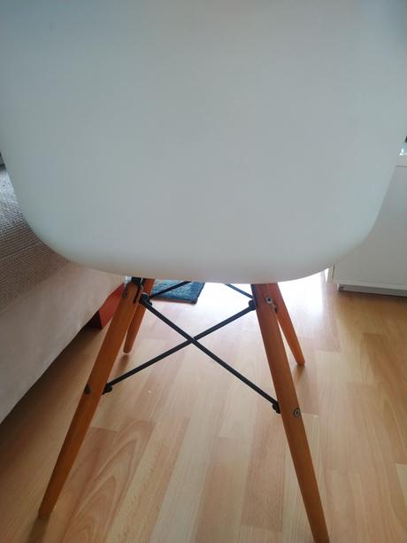 Dizajnová stolička biela (použitá), 