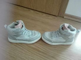 Prechodné tenisky, 26