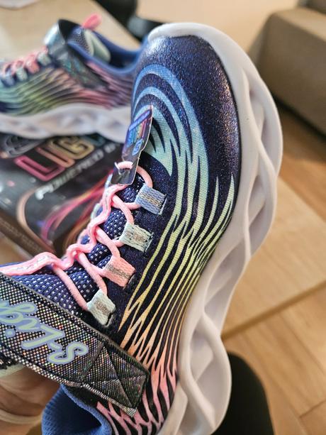 Skechers blikajuce tenisky, skechers,32