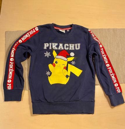 Mikina pokémon, 128