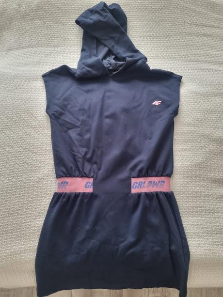 4f športové  šaty 140 - nenosené, 140