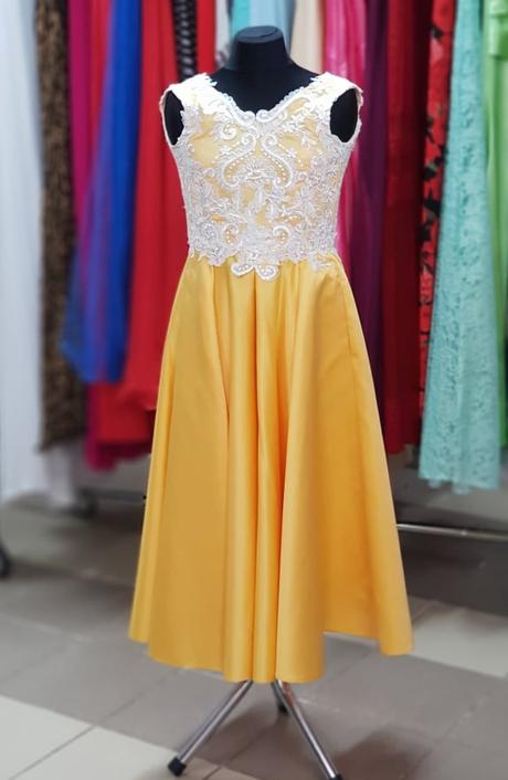 Štýlové šaty s vreckami - šaty pre dievčatko, 116 / 122 / 128