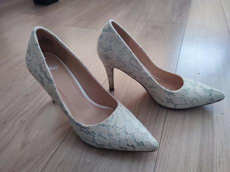 Svadobné lodicky, 40