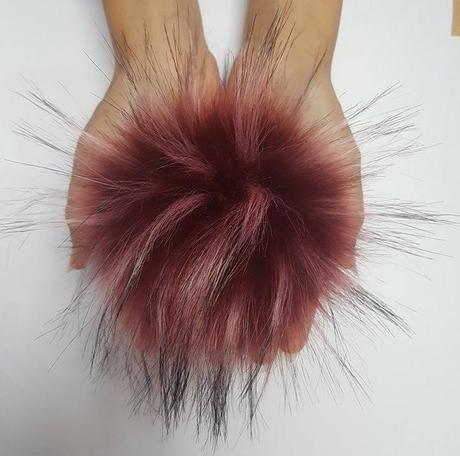 Kožušinový brmbolec č.40, 