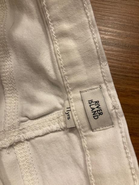 Roztrhané rifle, river island,146