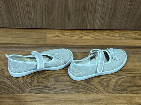 Strieborné balerínky, 30