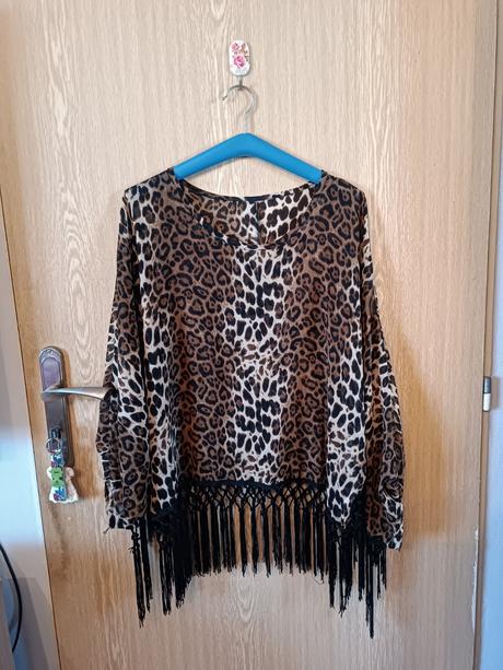Leopardia blúzka so strapcami,