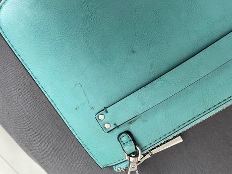 Malá listová guess kabelka, guess