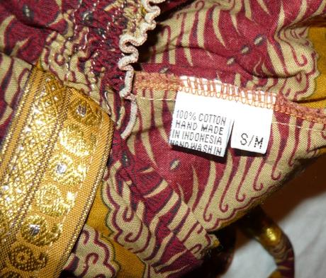 Sexi šaty so zlatou stuhou, s