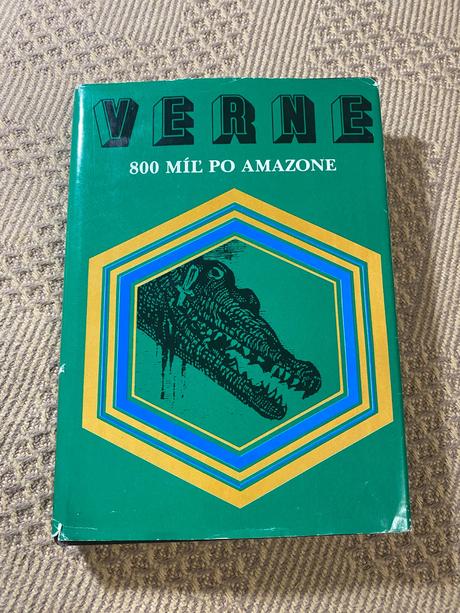 Stará krásna retro kniha verne 800 míľ po amazone,