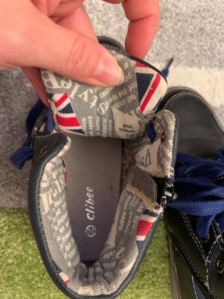 Členkové tenisky, 32