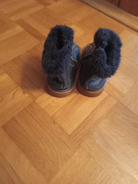 Kožene topánočky pre malinkych mužov, 23