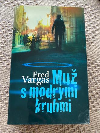 Muž s modrými kruhmi fred vargas, 