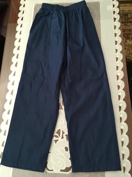 Sustakove nohavice, 122