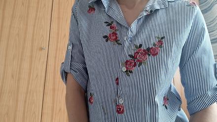 Dámska predĺžená košeľa s kvetmi, veľ. s, s