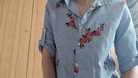 Dámska predĺžená košeľa s kvetmi, veľ. s, s