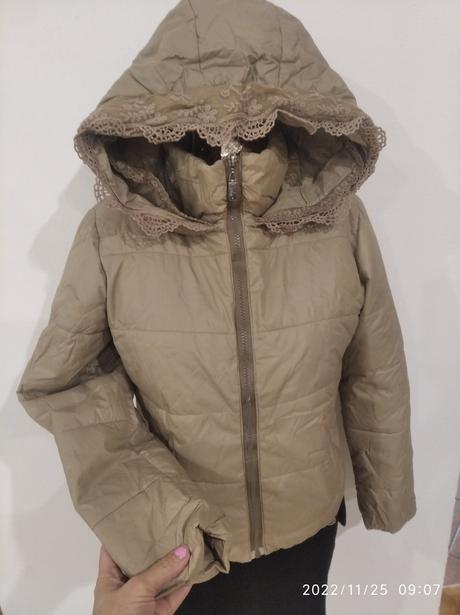 Krasna bledohneda bunda s cipkou, m