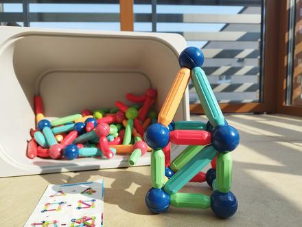 Magnetická stavebnica značky stem 142 dielov, 