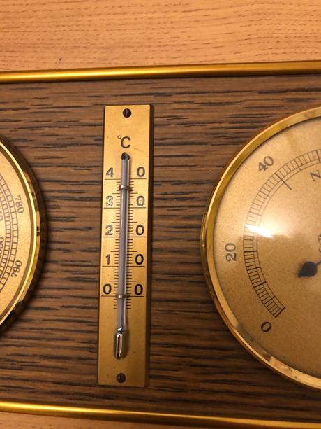 Krásny teplomer merac vlhkosti počasia, 