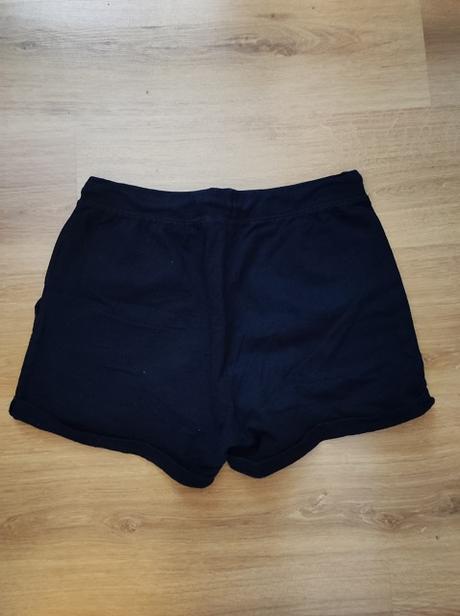 Čierne šortky, disney,m