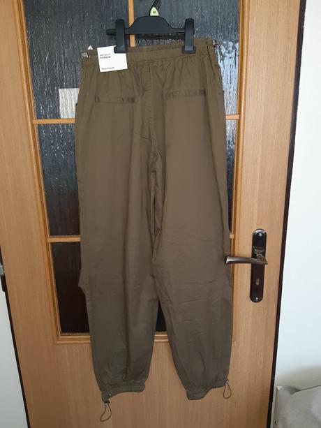 Nové nohavice, house,m