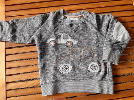 Mikinka s nasitymi autickami, next,92