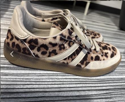 Togrivane tenisky, 38